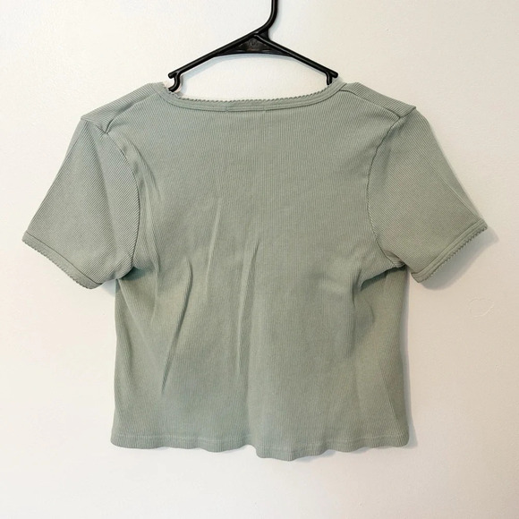 Brandy Melville Paige Baby Button Up Tee Cropped Green Women’s One Size Fits All - Picture 3 of 7